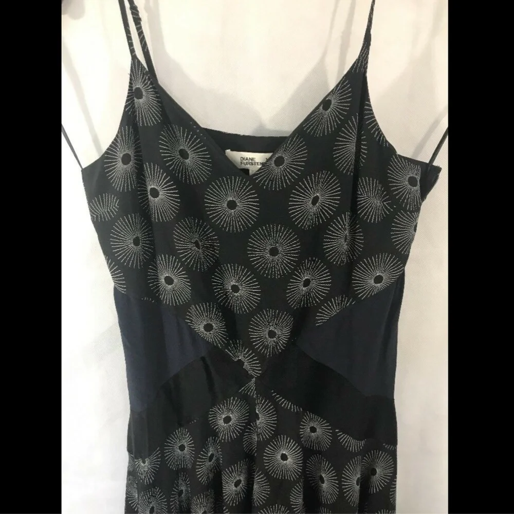 NWT Diane Von Furtenberg Scarf Hem Midi Dress in Navy/Black [SZ 6 ]‎ # - Picture 4 of 8
